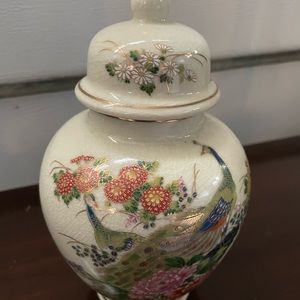 Japan Peacock Vase With Lid